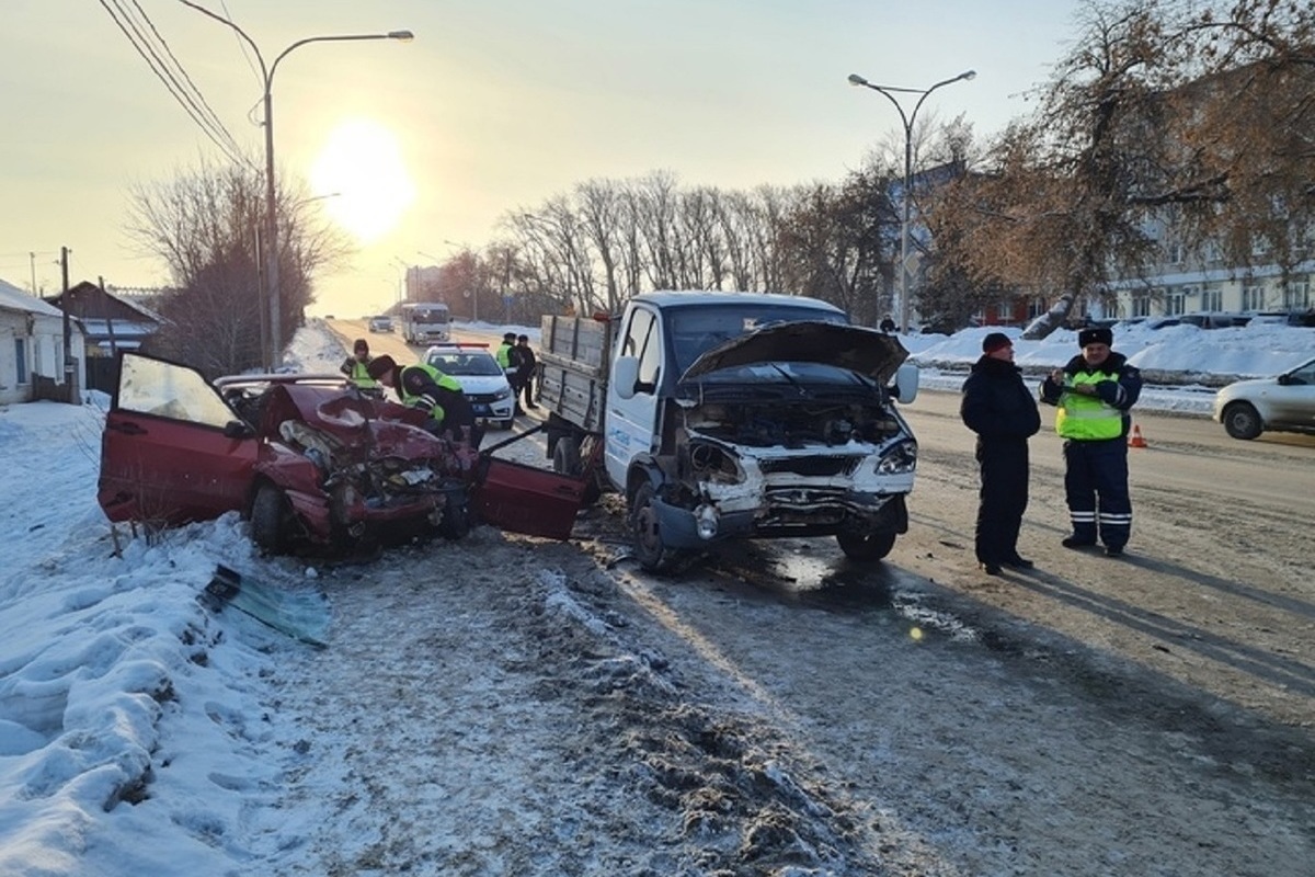 девушка попала в аварию