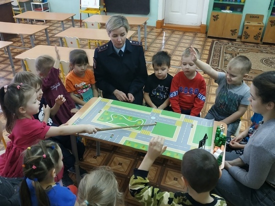 В Костромской области ГИБДД провело в детсадах уроки безопасности