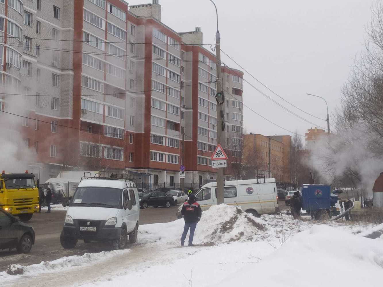 Что творится на месте крупной коммунальной аварии на Правобережье Калуги 