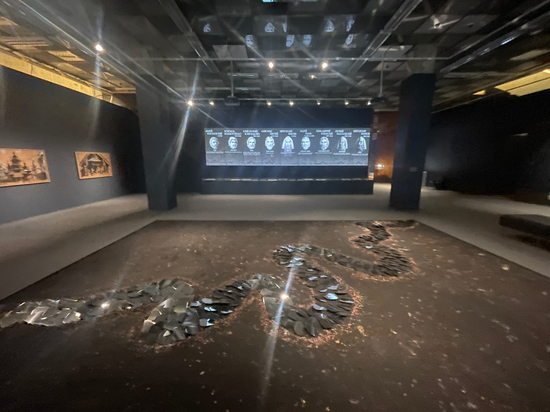 На выставке в Третьяковке представили более 600 экспонатов: царь-фонарь, клады, икона Рублева