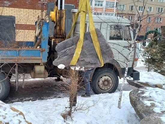 В Подольск привезли трёхтонный камень из Курской области