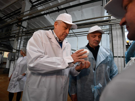 Дрозденко посетил обновленный Лужский молочный завод