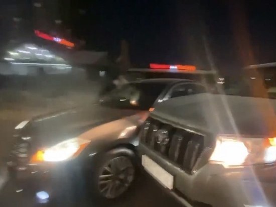 Утро в Улан-Удэ началось со столкновения премиальных авто