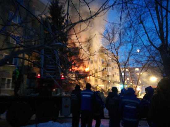 Один человек погиб и четверо пострадали при взрыве газа в многоэтажке в Новосибирске