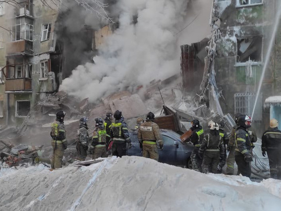 Жители взорвавшегося дома в Новосибирске жаловались на запах газа