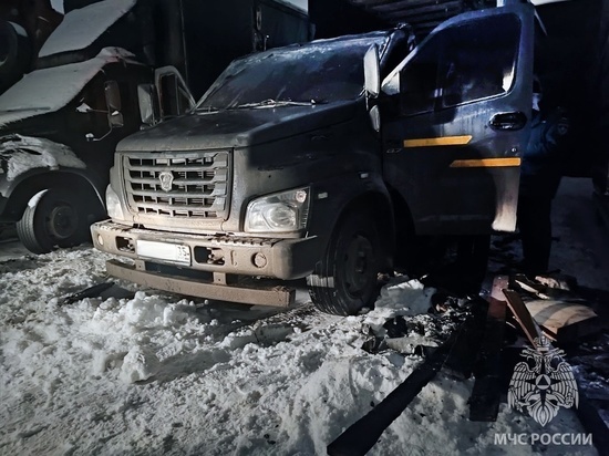 Грузовик загорелся вчера вечером в Вологде