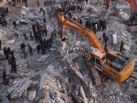 Число жертв землетрясения в Турции возросло до 12 783