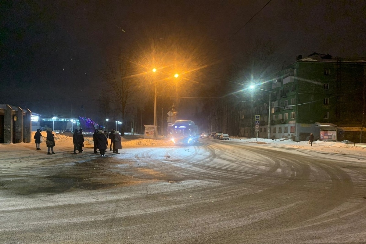 Утро поморья архангельск сегодняшний. Архангельск окраина. УК окраина Архангельск. Автовокзал Северодвинск. Новые автобусы в Архангельске.