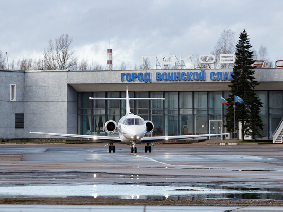 Работников гражданской авиации поздравил с профессиональным праздником псковский губернатор