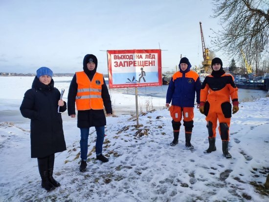 Спасатели в Ленобласти вышли на поиски любителей зимней рыбалки на Неве