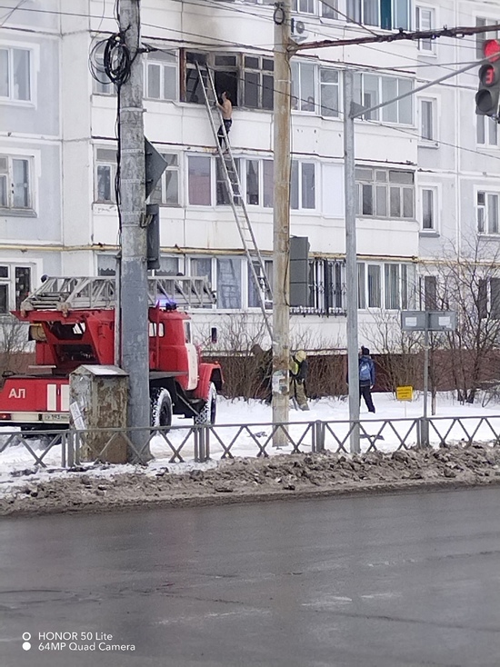 В Рыбинске мужчина совершил каскадерский трюк, чтобы не погибнуть в пожаре