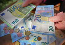 В этом году Минфин обнулит долю евро в Фонде национального благосостояния, заявил заместитель министра Владимир Колычев