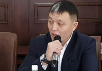 Эксперт по вопросам безопасности Динмухамед Алмамбетов считает, что языковой вопрос, который сейчас снова стал актуален для Кыргызстана из-за нового конституционного закона о госязыке – вопрос, тесно связанный со стабильностью и безопасностью в республике