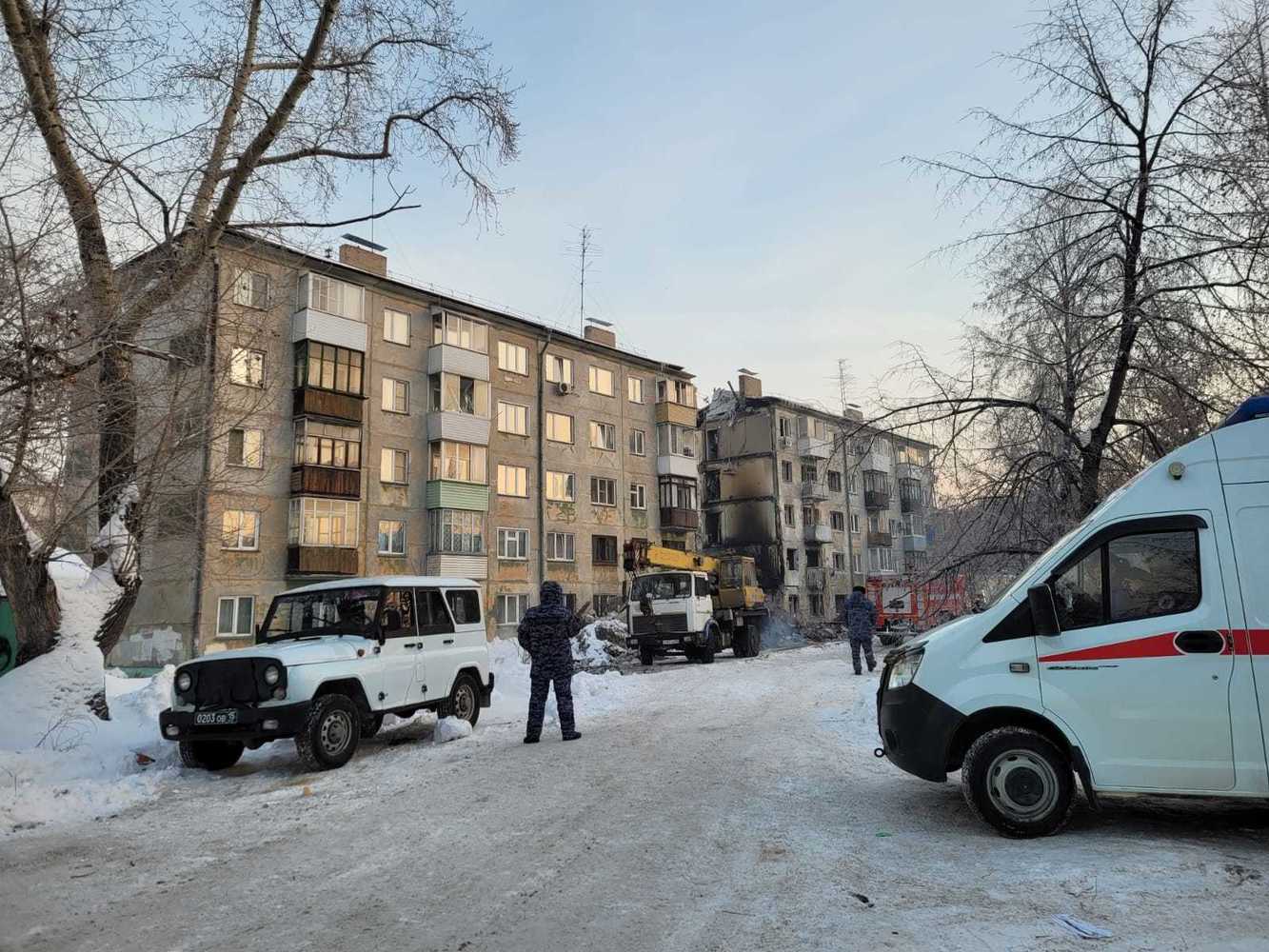 Что происходит на месте взрыва газа в доме в Новосибирске утром 10 февраля: 9 трагичных кадров 