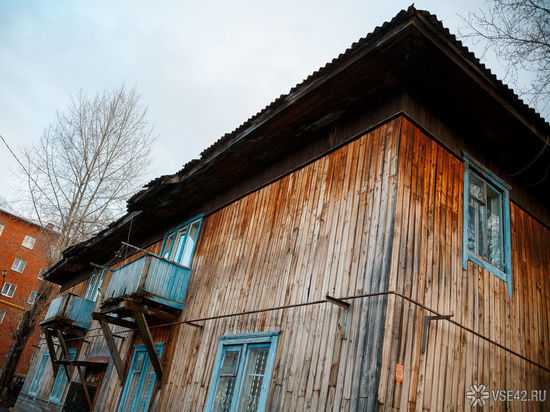 Скоро обрушится: жители кузбасского города сообщили об аварийном жилом доме