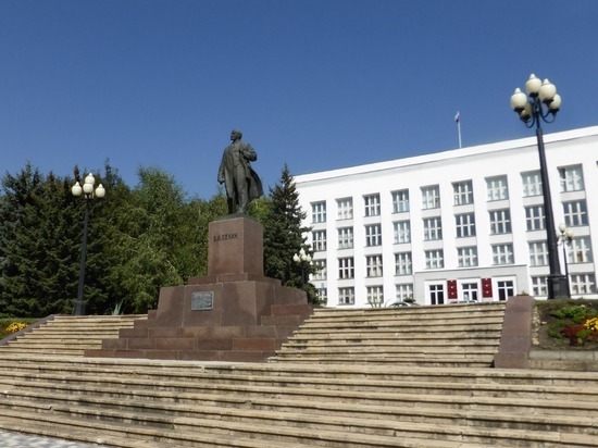 Двойника памятника Ленину в Железноводске нашли в Калькутте