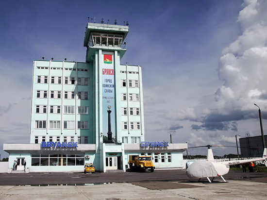 Mash: беспилотники ВСУ пытались атаковать аэропорт Брянска