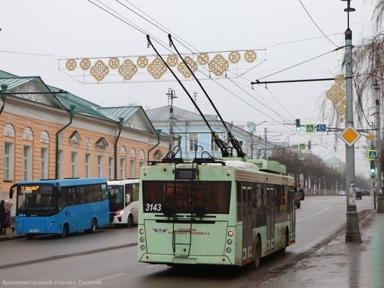 Из-за прорыва трубопровода в Рязани закрыли движение по улице Грибоедова