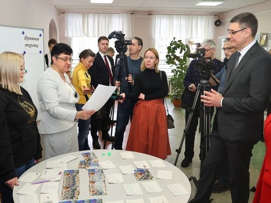 Ковровские школьники шьют балаклавы и делают свечи для СВО