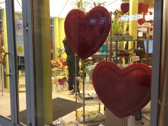 Романтичные, полезные или экстремальные: какой подарок выбрать любимой девушке на День Святого Валентина