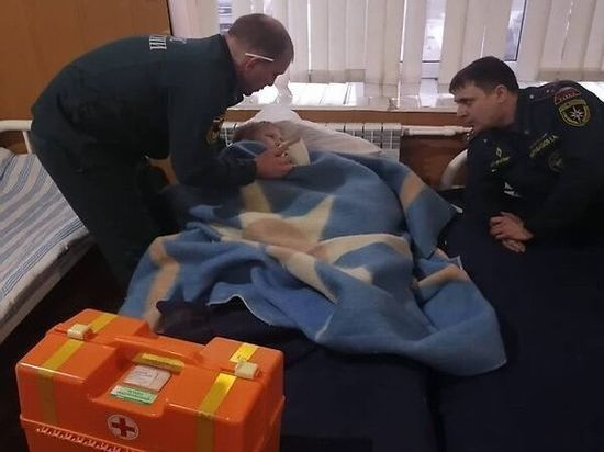 В Ростовской области спасли двух школьников, провалившихся под лед