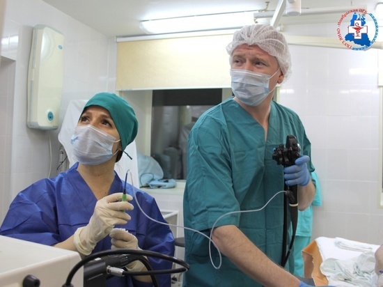 Эндоскописты больницы Ноябрьска извлекли из желудка ребенка стеклянный шарик