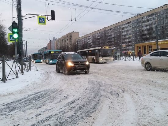 Циклон «Роберт» принес в Петербург снег и туман 11 февраля