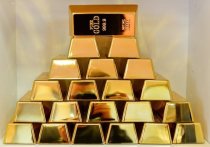 Спрос на золотые слитки и монеты в России в прошлом году рос быстрее, чем в любой другой стране мира, сообщает издание Financial Times, ссылаясь на данные Всемирного совета по золоту