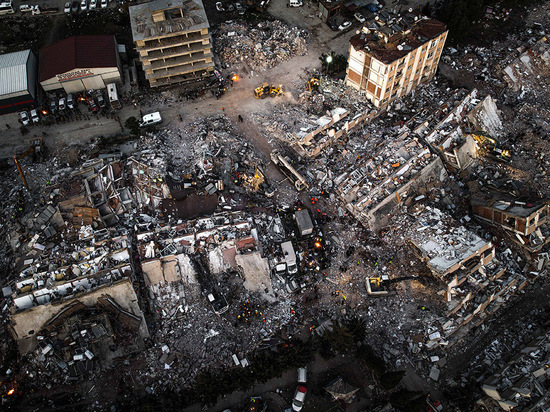 Число погибших при землетрясении в Турции достигло почти 22 тысяч