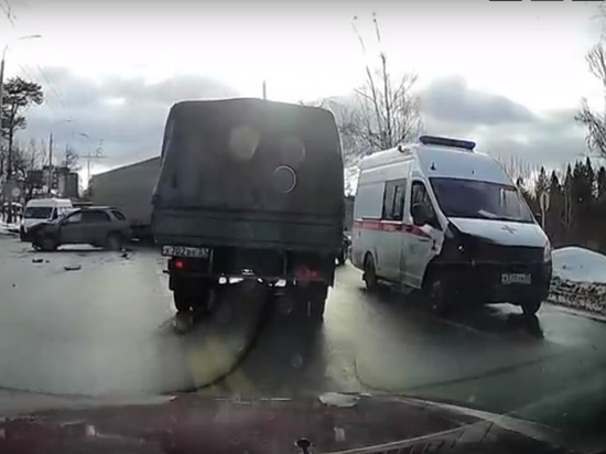В Кохме Ивановской области произошло ДТП с машиной скорой помощи