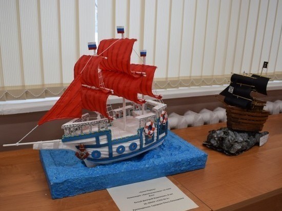 Юные жители Северодвинска представили на выставке модели судов