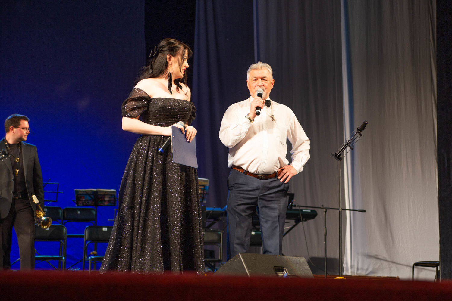 «ДжаZZ» собрал друзей в Хабаровском театре драмы: фото концерта