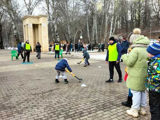  В Центральном парке Воронежа провели День зимних видов спорта