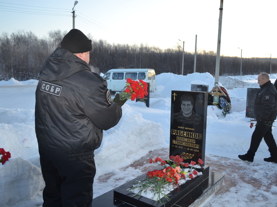 Память погибших бойцов почтили в Заполярье