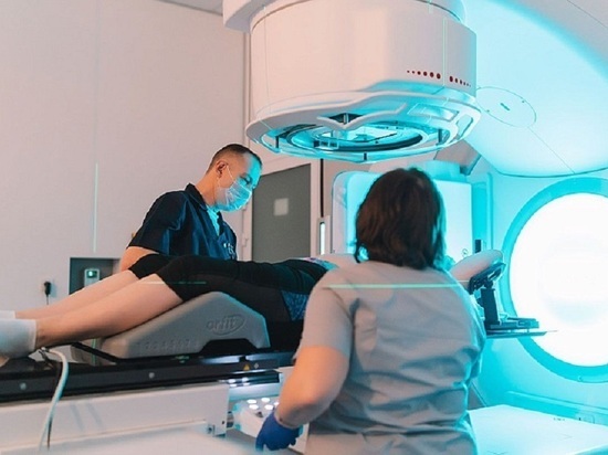 В Кирове онкологи внедрили новый метод лучевой терапии с помощью современного аппарата
