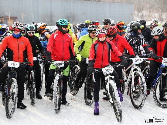 Десятое велоралли  «Тур острова Папенберг» прошло на льду во Владивостоке