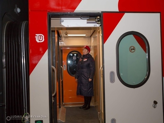 Дополнительные поезда запустят в период праздников из Петрозаводска в Псков