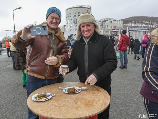 С ароматом свежего огурчика: гастрономический фестиваль «Корюшка и Ко» провели во Владивостоке