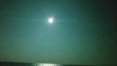 Очевидцы сняли на видео пролет над Францией крупного метеорита