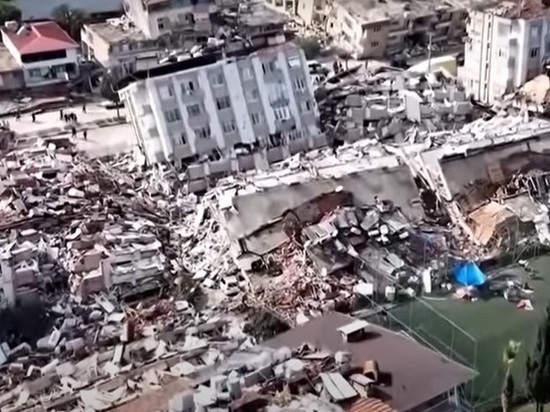 Сейсмолог Эрджан: под руинами в Турции могут оставаться 184 тыс. человек
