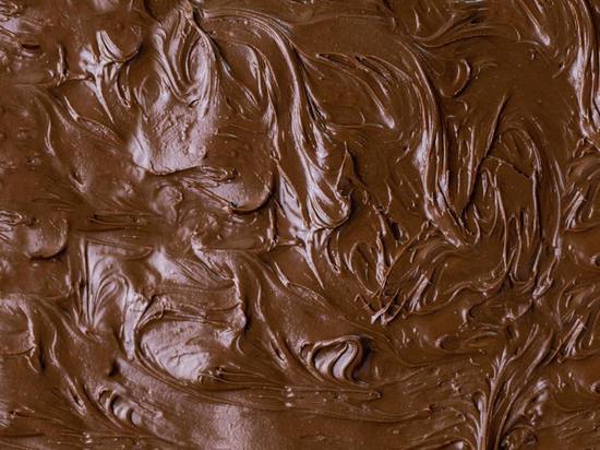 Производителя батончиков Snickers оштрафовали из-за падения работников в чан с шоколадом
