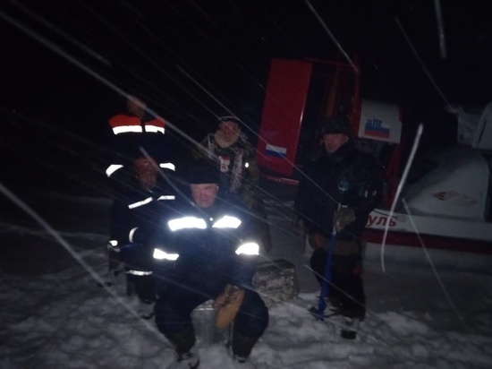 На Рыбинском водохранилище спасли четверых рыбаков
