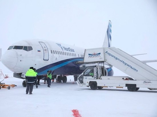 Почти 460 пассажиров не смогли вылететь из Норильска из-за сильнейшей метели