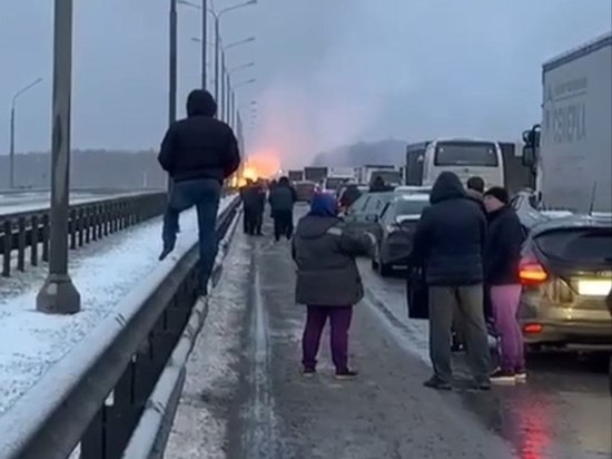 Фура с зажигалками загорелась на Симферопольском шоссе у Чехова