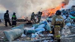 Появилось видео с пожара на свалке во Владивостоке 