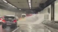 На Волоколамском шоссе затопило тоннель: автомобилист снял видео бурного потока