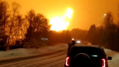 Очевидцы сняли на видео пожар на газопроводе под Ярославлем