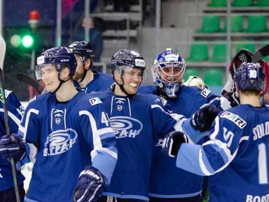 Воронежские хоккеисты одержали вторую домашнюю победу подряд