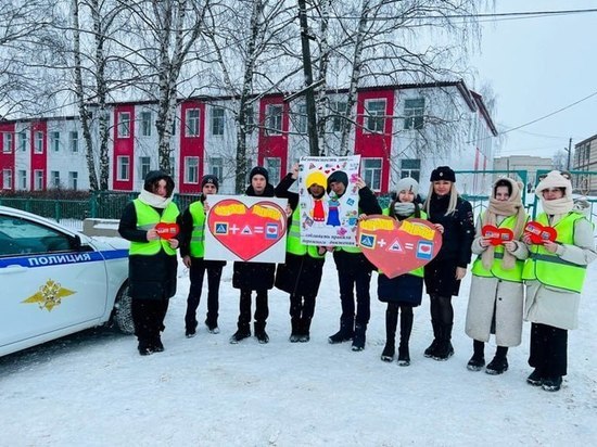 В День Святого Валентина водителям Пензенской области сотрудники ГИБДД подарили валентинки