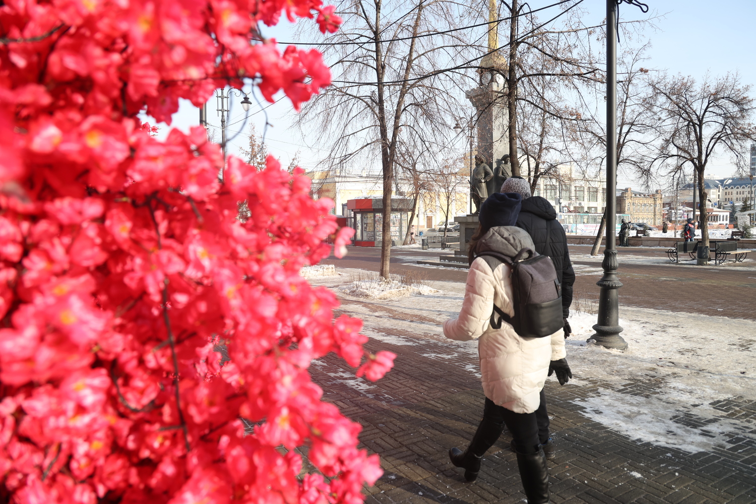 Челябинск празднует День святого Валентина: фото романтиков